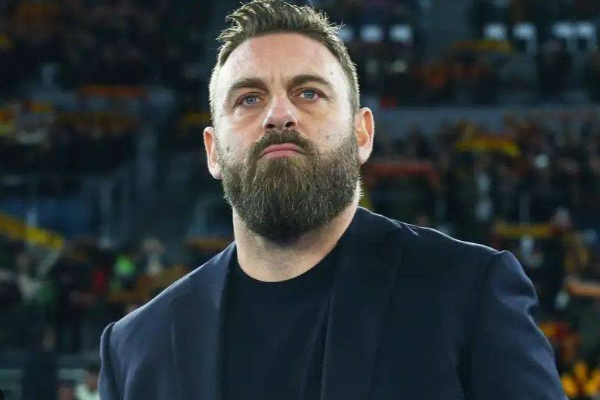 德羅西現(xiàn)任哪個球隊主帥？