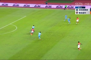 青島海牛2-0領(lǐng)先深圳新鵬城！康瓜點(diǎn)射破門(mén)建功