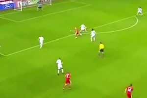 托雷斯的連停帶過已驚為天人，沒想到圣卡西降臨人間